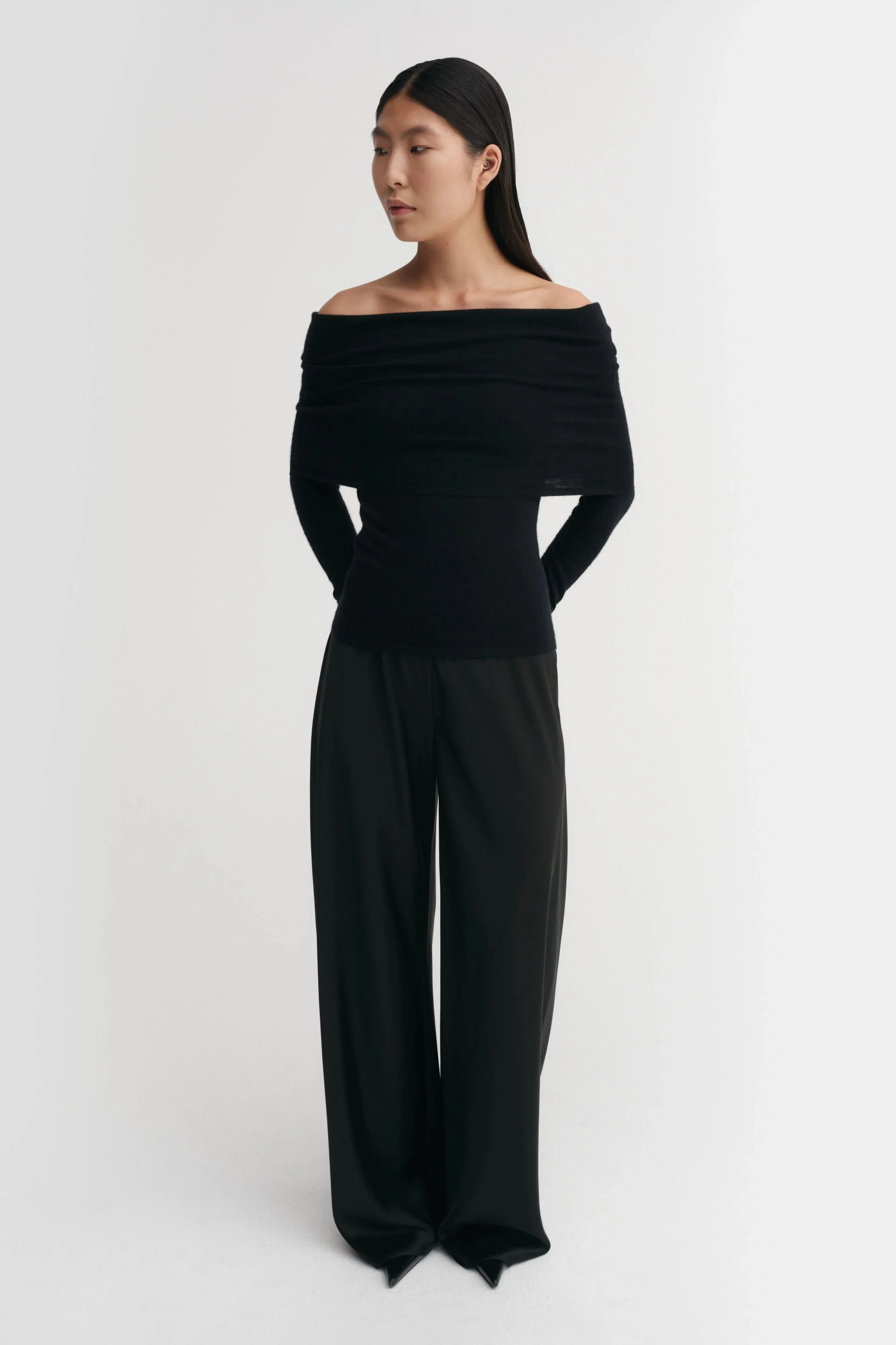 Almada Cara Off Shoulder Top in Black